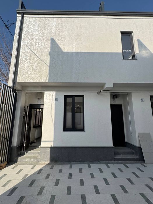 3-х комнатный Таунхаус продается на Буюк ипак йули метро