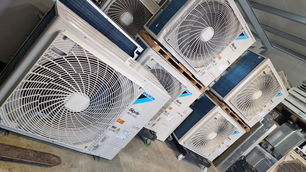 Нови външни тела DAIKIN 8, 12, 16, 24, 30kw перфектни за термопомпа
8k