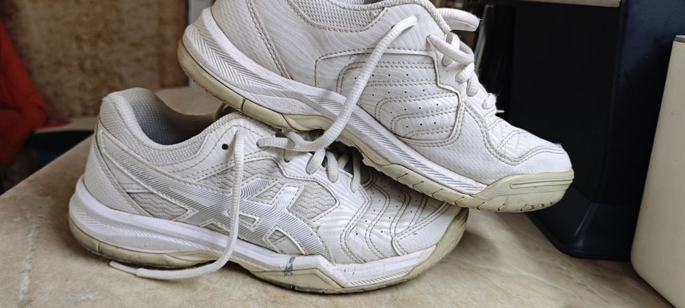 Маратонки asics 36 номер