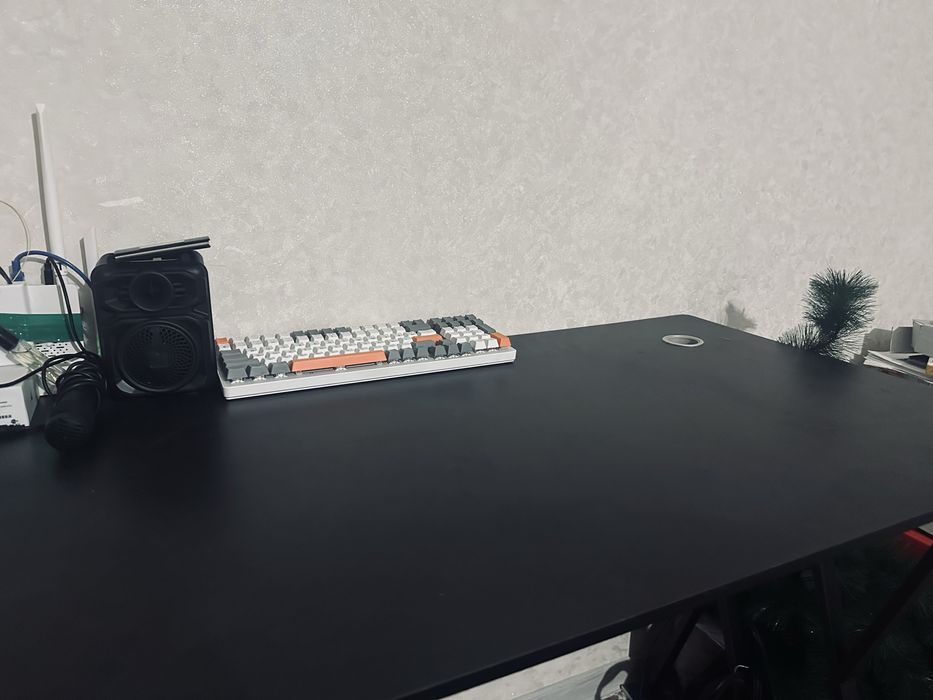 Игровой стол сатылады арзан (кресло емес) ол отдельно