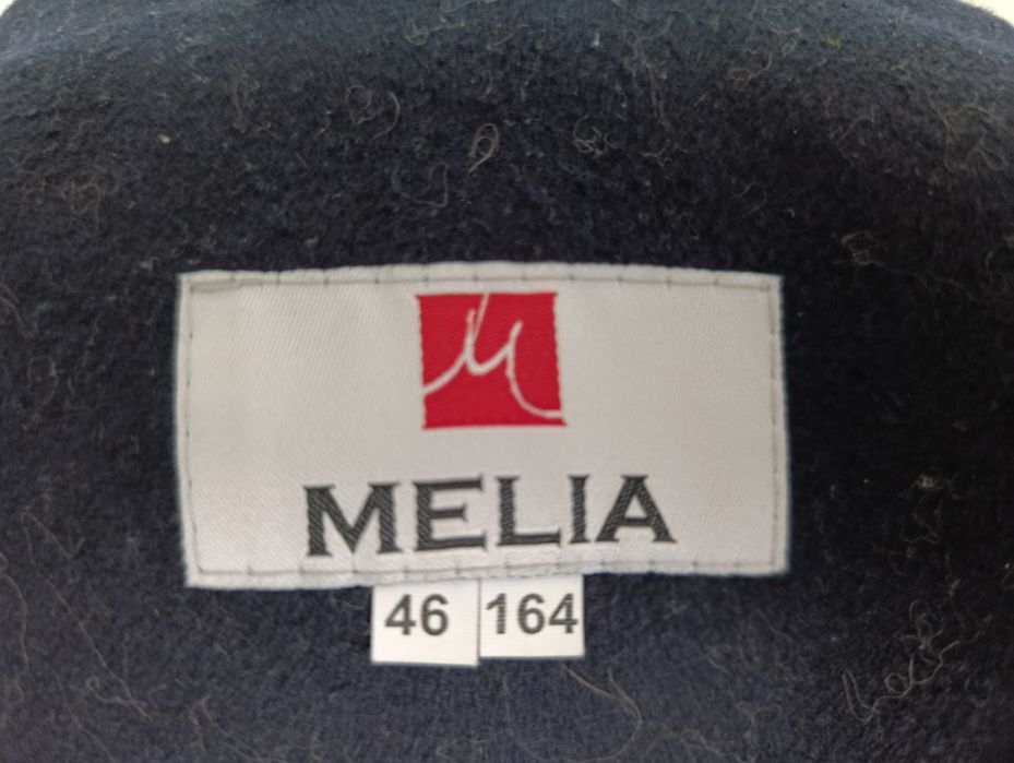 Продам осеннюю женскую одежду