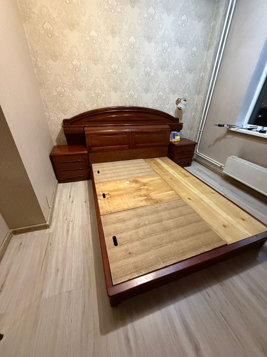 Спальный гарнитур