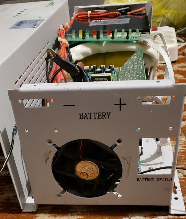 E și UPS, și Invertor_5Kw, Undă_Sinusoidală_Pură, Greutate_28Kg.