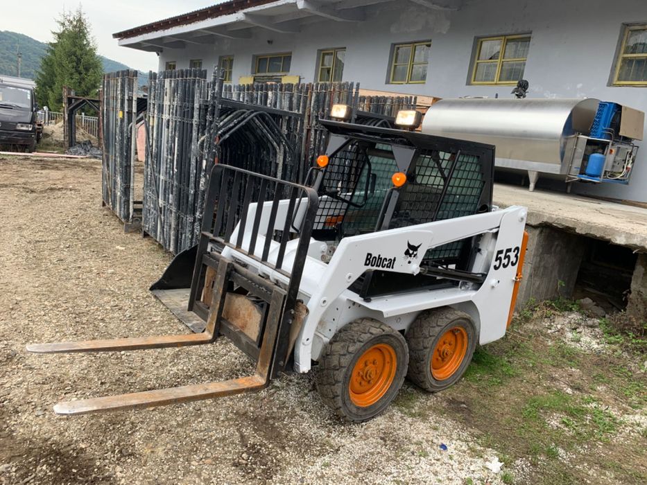 Mini bobcat de inchiriat