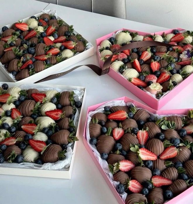 Боксы клубники в шоколаде,на праздник