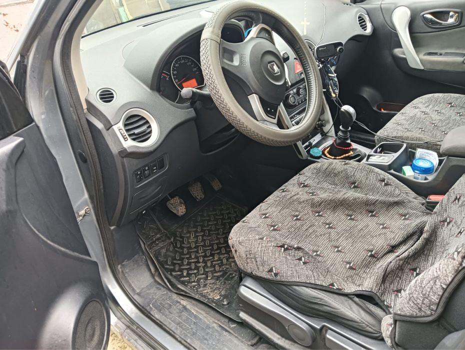 Vand renault sau schimb cu atv