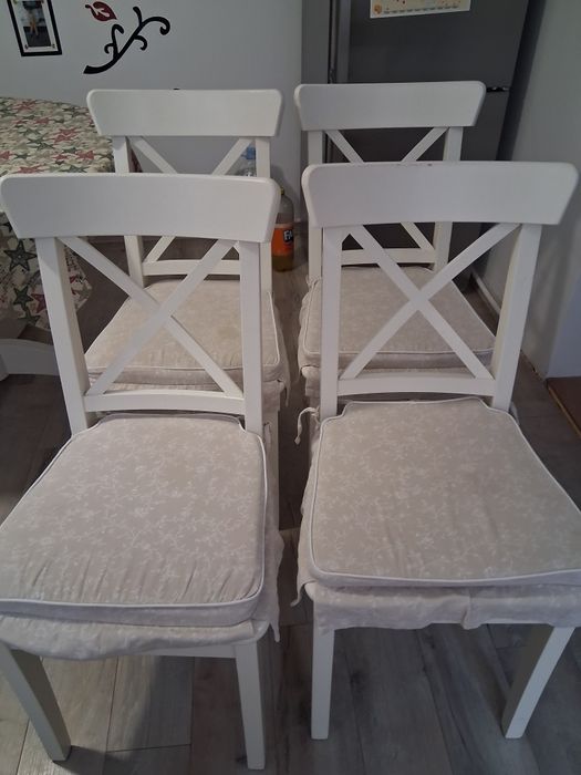 Set 4 scaune stare foarte bună!