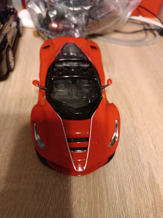 Машинка игрушечная