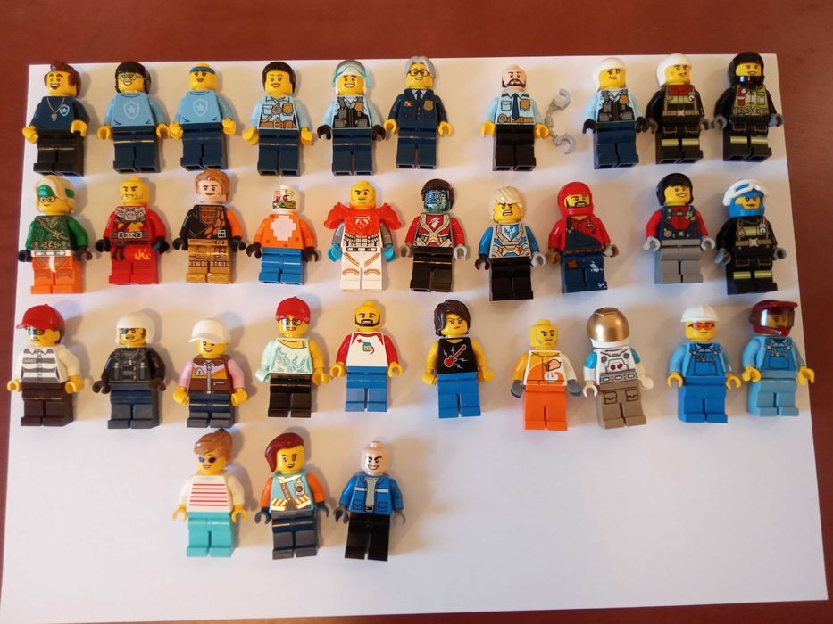 Lego minifigurine din toate temele si perioadele