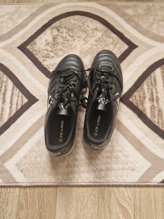 Маратонки за футбол