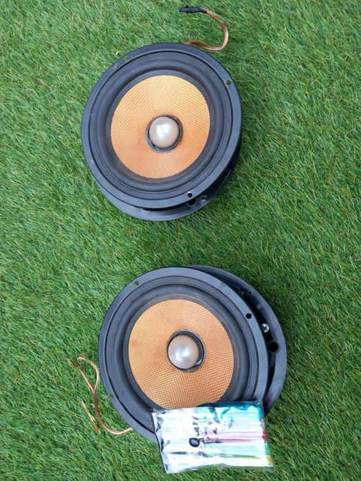 Колони усилвател и бас каса