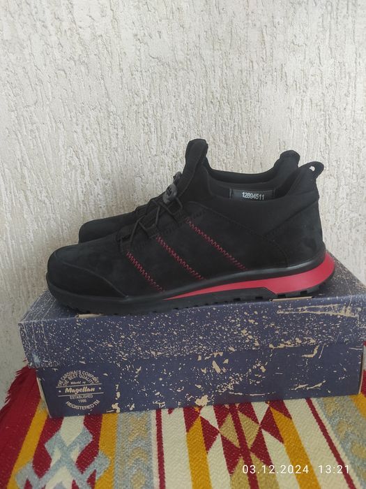 Продам новую мужскую зимнюю обувь размер 41 замша внутри с мехом