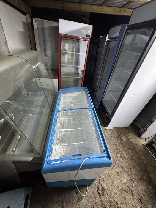Продам витрины холодильники