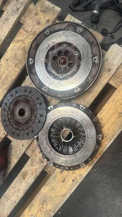 Kit ambreiaj BMW E87 123 d 204cp tip motor N47 D20 D