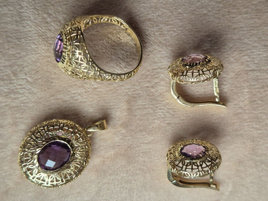 Златен комплект, аметист