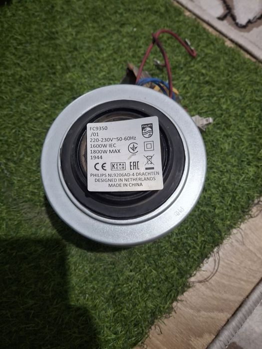 PHILIPS pilisosni matori