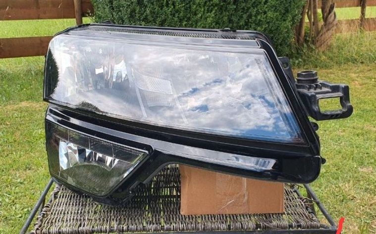 Far Skoda Kodiaq 2018, pe dreapta.