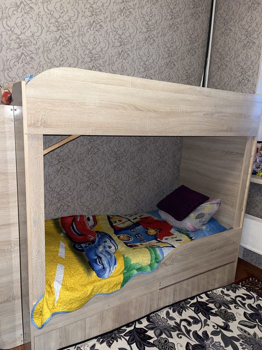 Продам двухъярусную кровать
