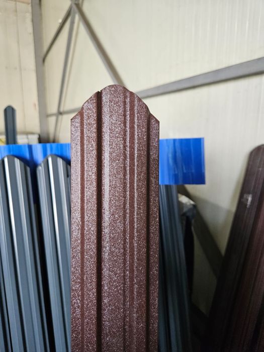 Vând șipcă de gard metalică  grosime 05 gri mat antracid și maro mat