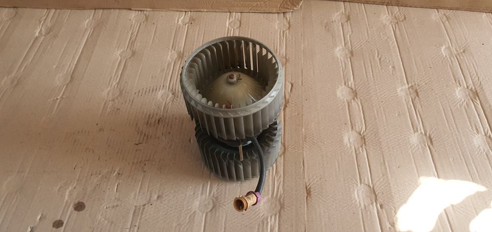 Ventilator habitaclu aeroterma aer audi a8 d2