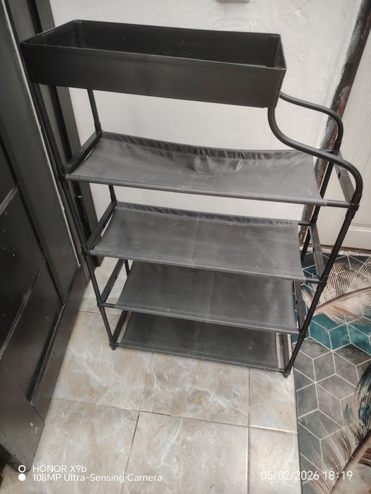 Продаем обувьницу