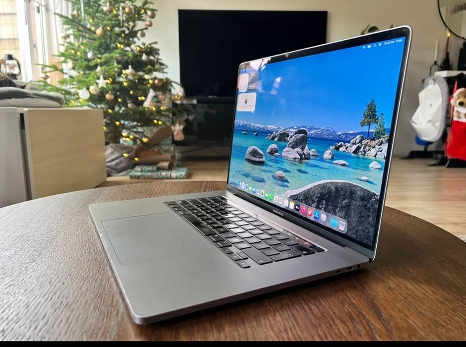 Macbook pro 16 inch