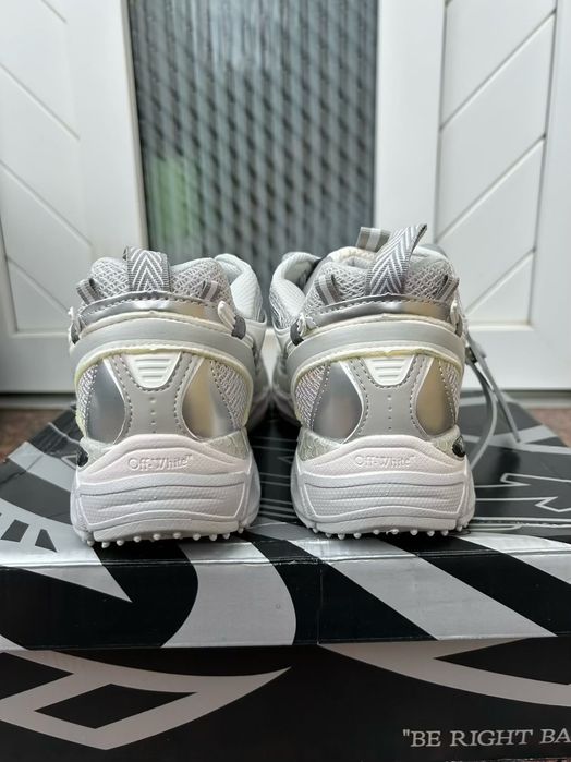 Vând Off-White BRB