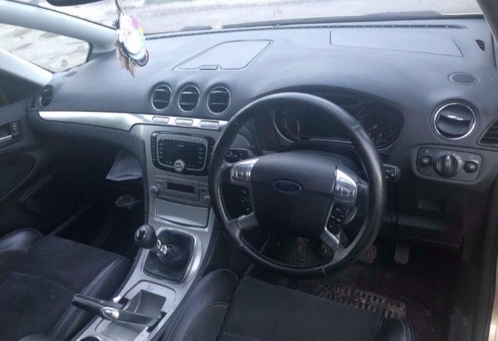 Продаваме на части форд с макс 2.5и ford s-max. 2.5i