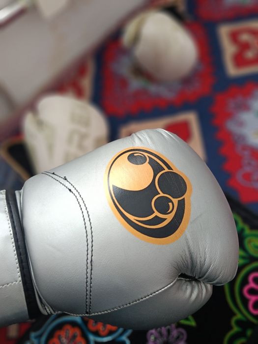 Перчатка сатылады бағасы 10000тг Грант