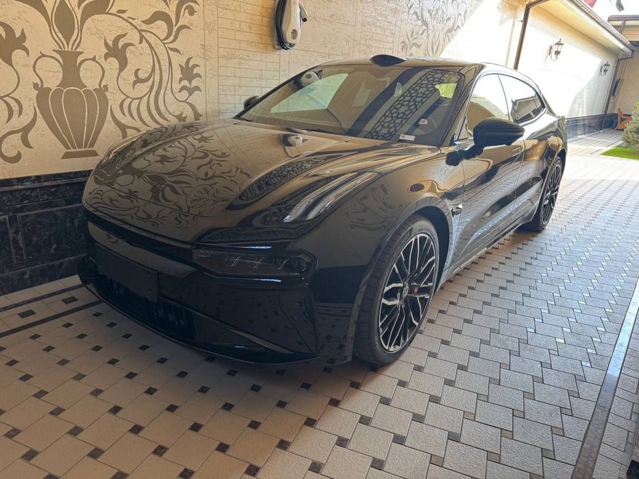 Zeekr 001 yu sport 2025 yil