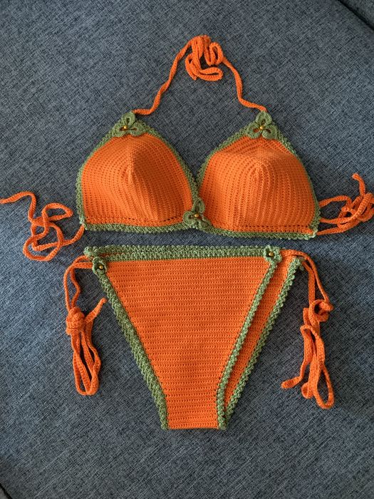 Продам новый  вязаный купальник