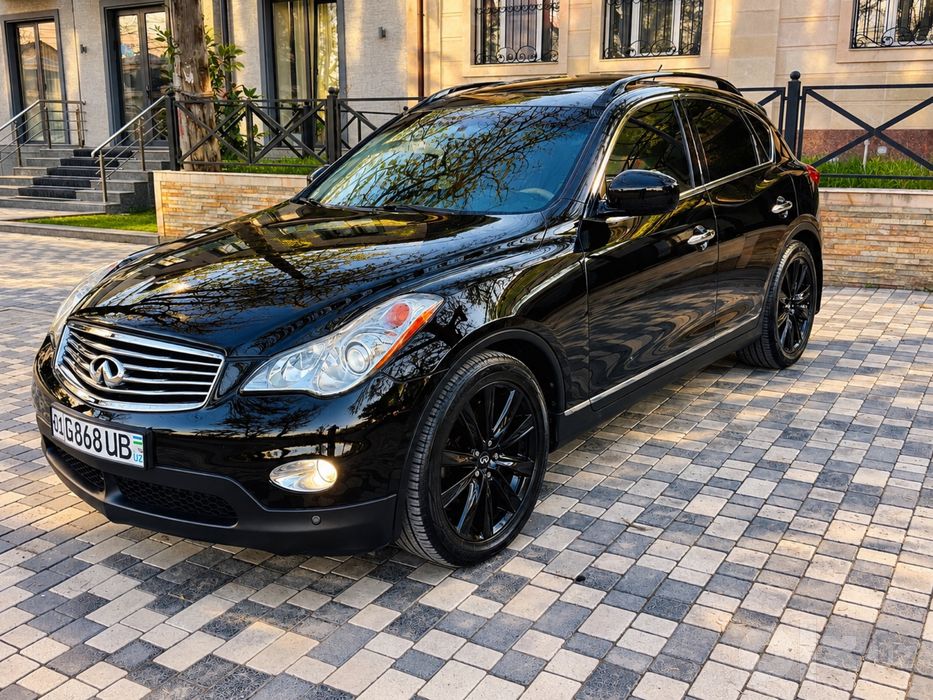 Продаётся INFINITI  EX35