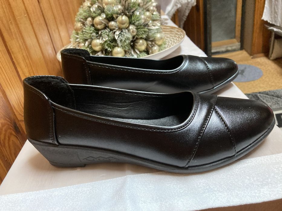 Нови дамски обувки