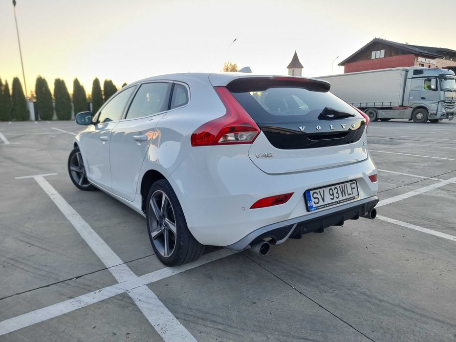 Volvo V40 D2 R-Design 2016 Navigatie / Piele / Xenon