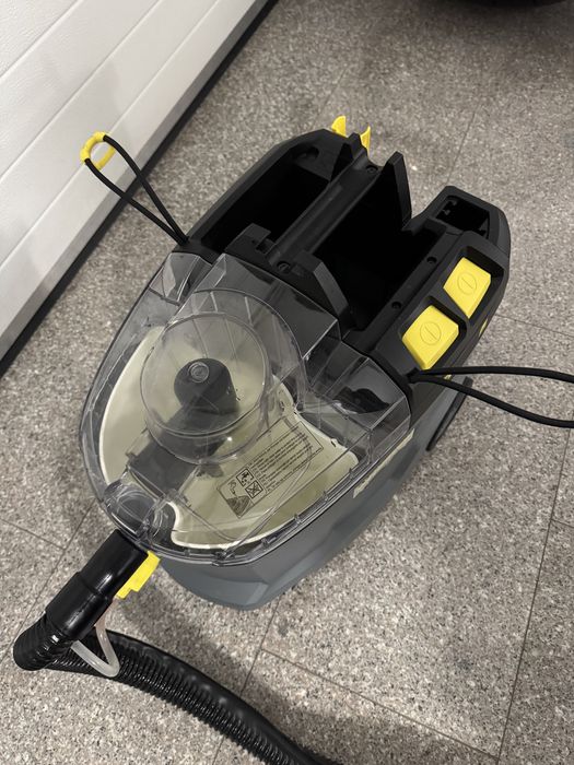 Karcher Puzzi 9/1 bp adv ( pe baterie )