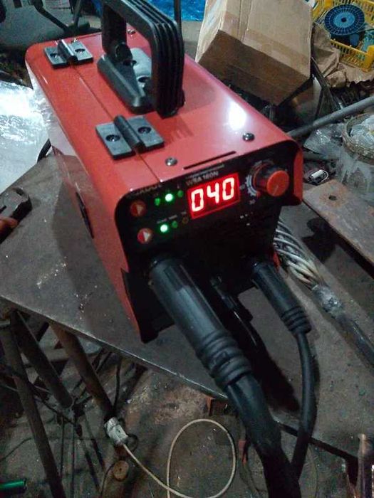Продам НОВЫЙ сварочный аппарат проволочный, без газа