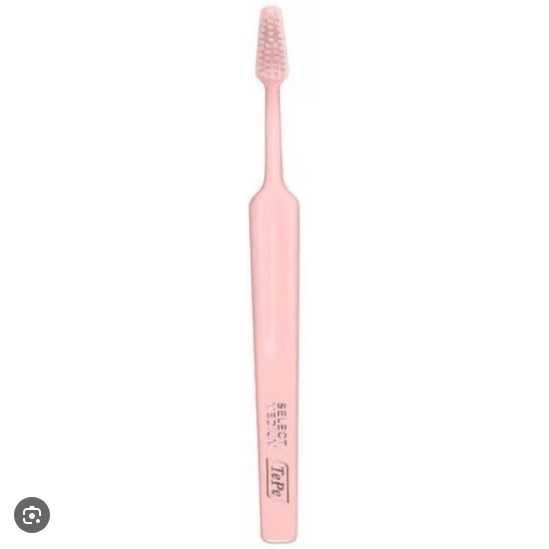 Декоративна козметика - спирали, балсам за устни и околоочен крем