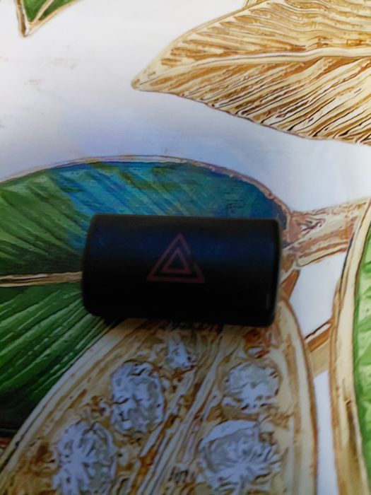 Кнопка аварика приора