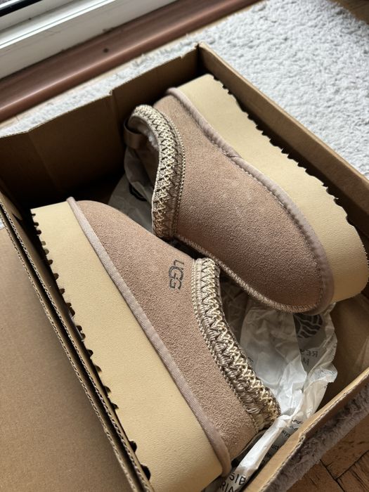 UGG cu blana marimea 36 bej