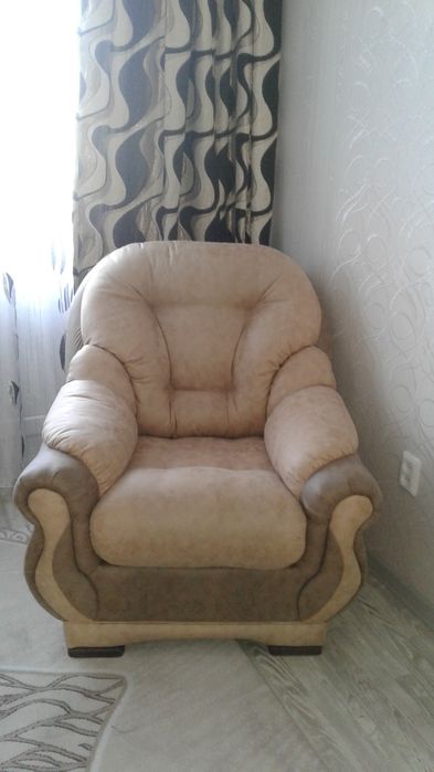 Продам диван с креслом в отличном состоянии