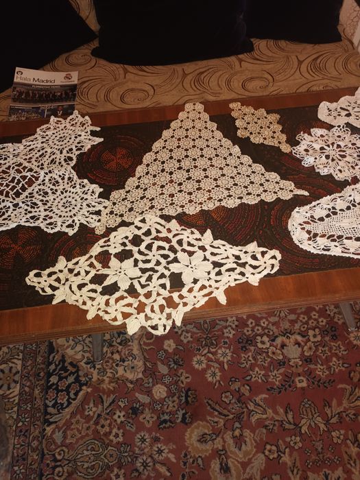 Сет от ръчно изработени плетива на една кука