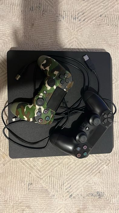 Playstation 4 slim
