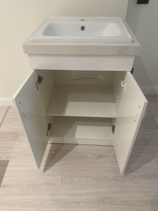 Умывалиник с тумбой б/у.