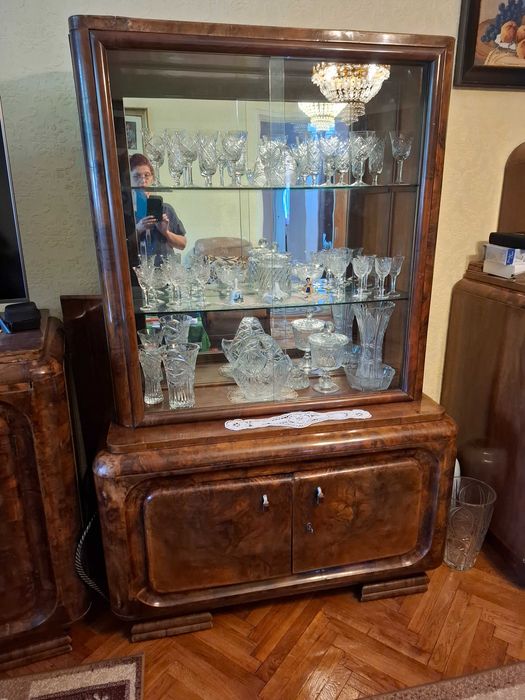 Mobila furnir nuc sufragerie  model deosebit