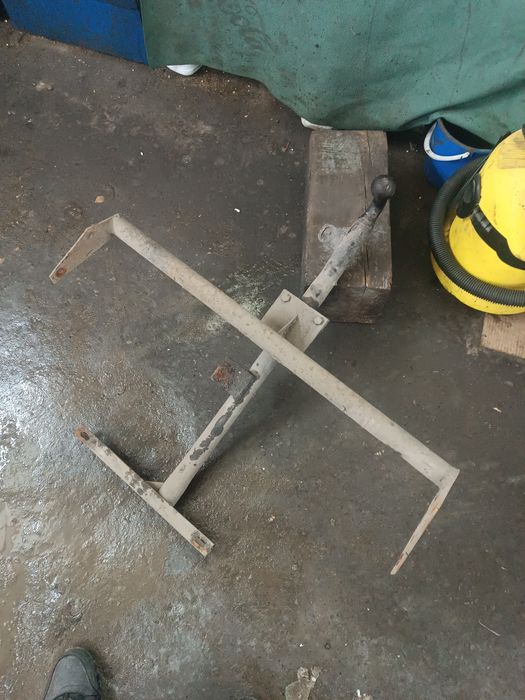 Фаркоп на ваз четырка