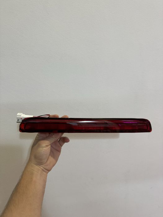 Фонарь в крышку багажника Прадо 120 стоп сигнал фонарик