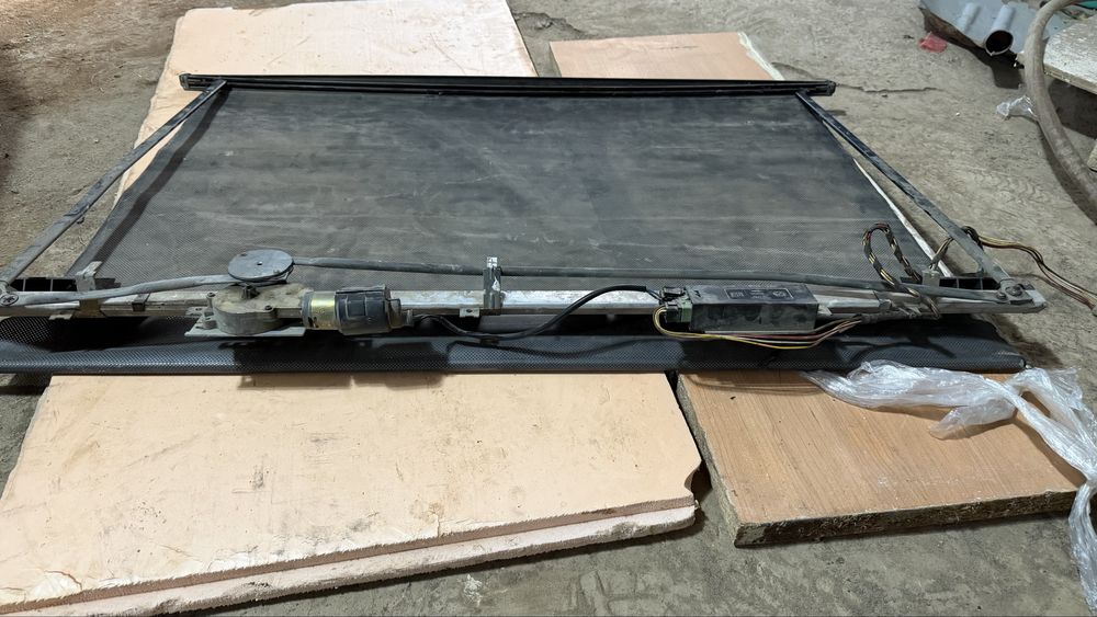 Продам заднею электрошторку от бмв е34