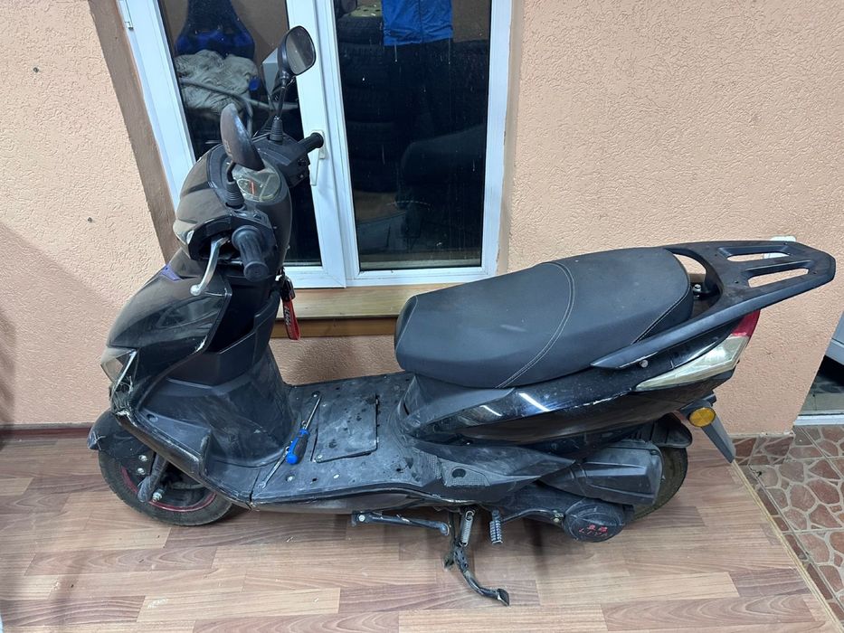 М8 про продам в хорошом состояний liya mator