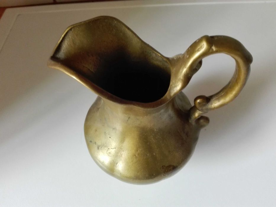 Съдове от цветен метал.