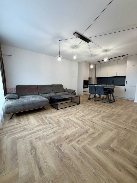 Продава се Двустаен апартамент в Пловдив, Кършияка - 85 кв.м за 921 €/кв.м - Снимка #2